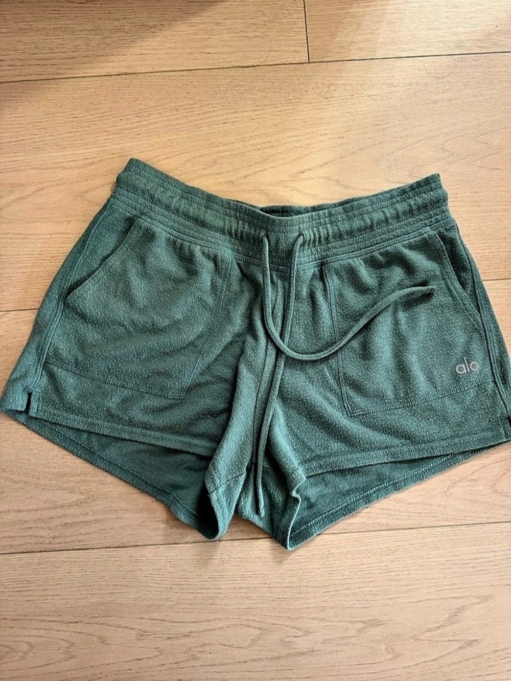 Alo Yoga Athletic Shorts in Sage Green | Size Small
